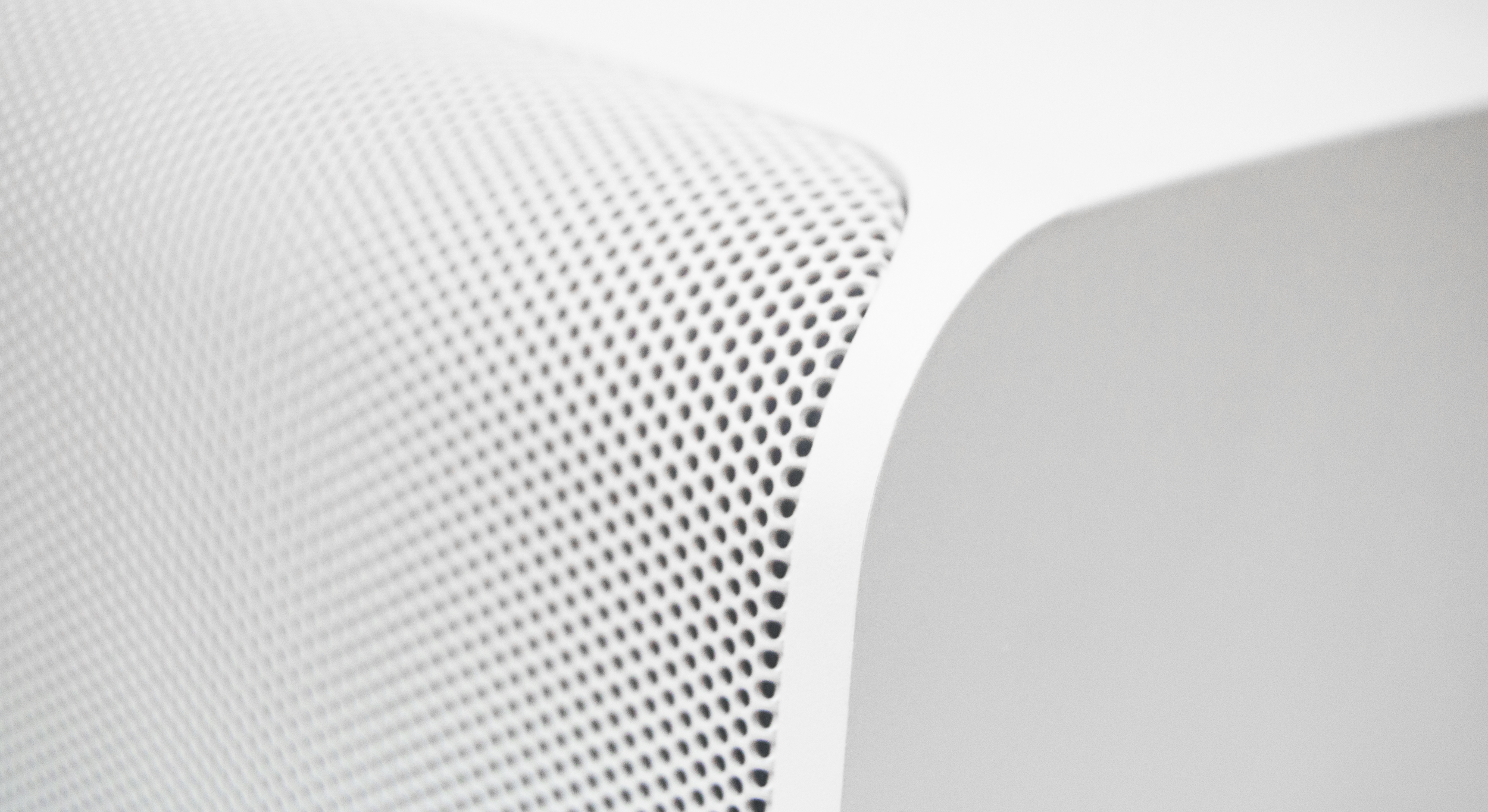Ecler_eMOTUS5PBWH_Powered_Loudspeakers-Stereo_Grid_Edge_Detail