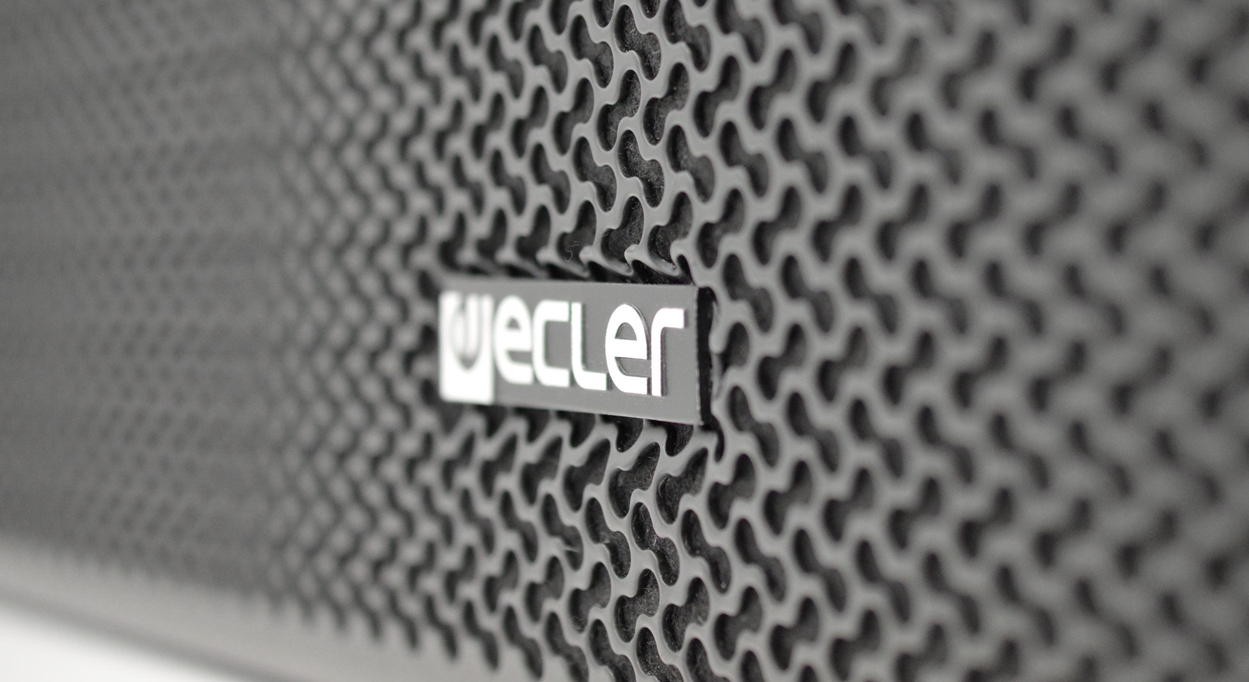 Ecler-ARQIS_SB10BK-persp-logo